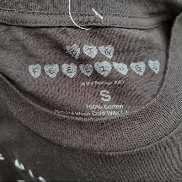 Brand New Hot Topic Big Feelings T-Shirt - Picture 3 of 3